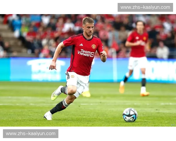 梅努崛起挤占生存空间 芒特在曼联新战术体系边缘化 梅努崛起挤占生存空间 芒特在曼联新战术体系边缘化